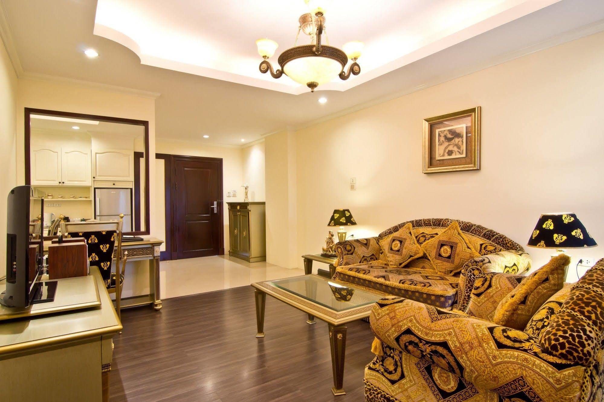 Lk Royal Suite Паттайя Экстерьер фото